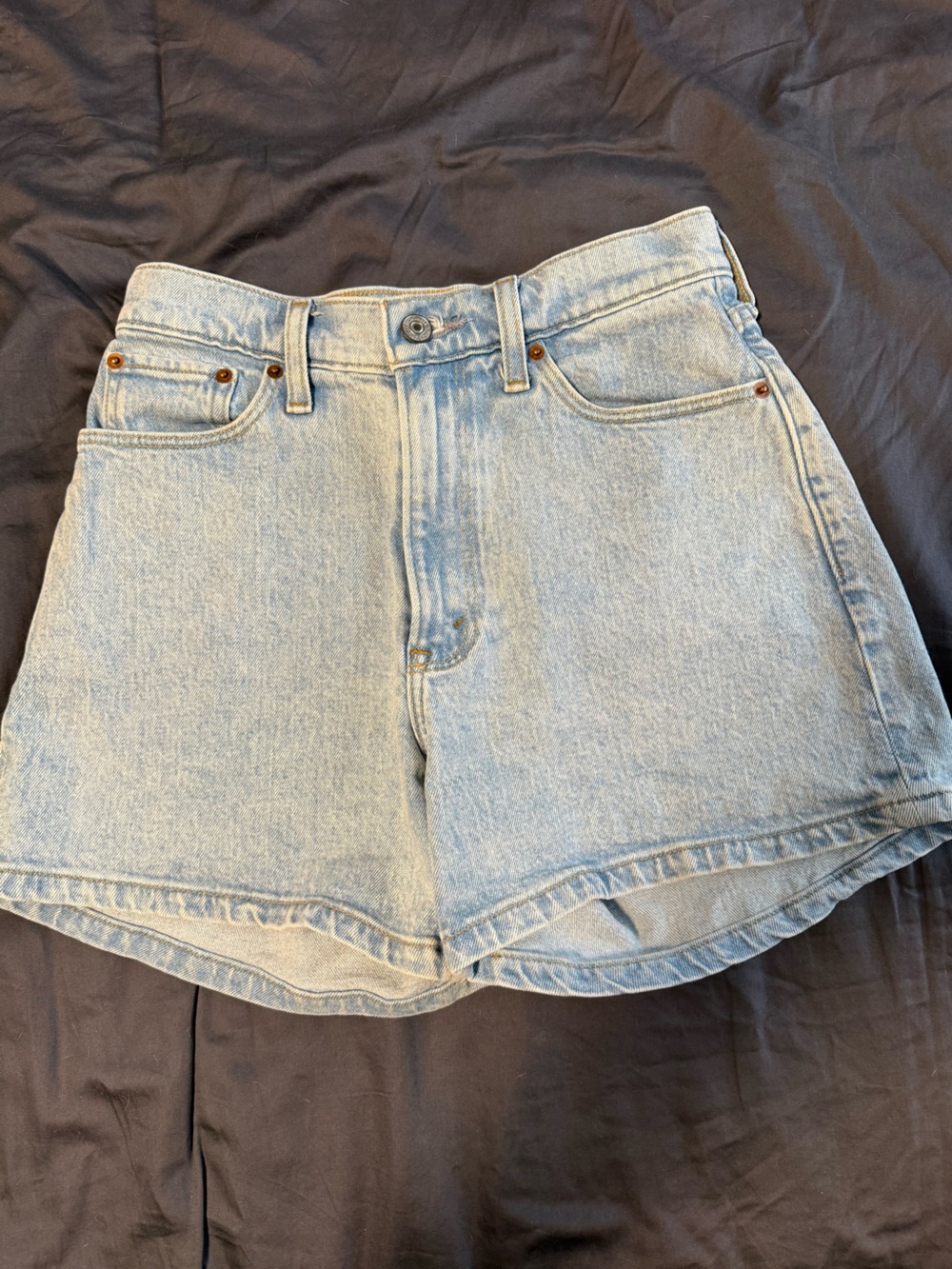 Abercrombie & Fitch 4” Curve Love High Rise Mom Short